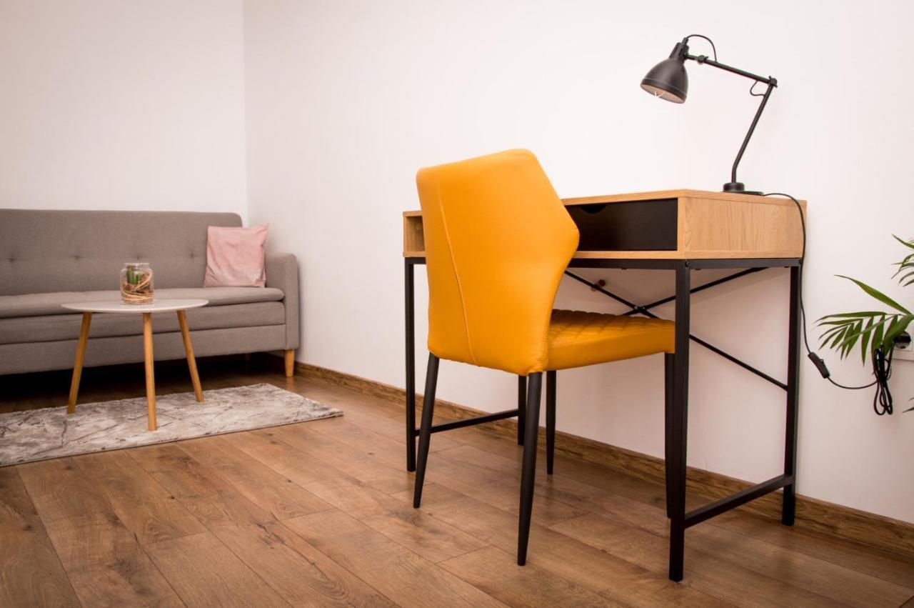 Pension Delia Gardens Тимишоара Екстериор снимка